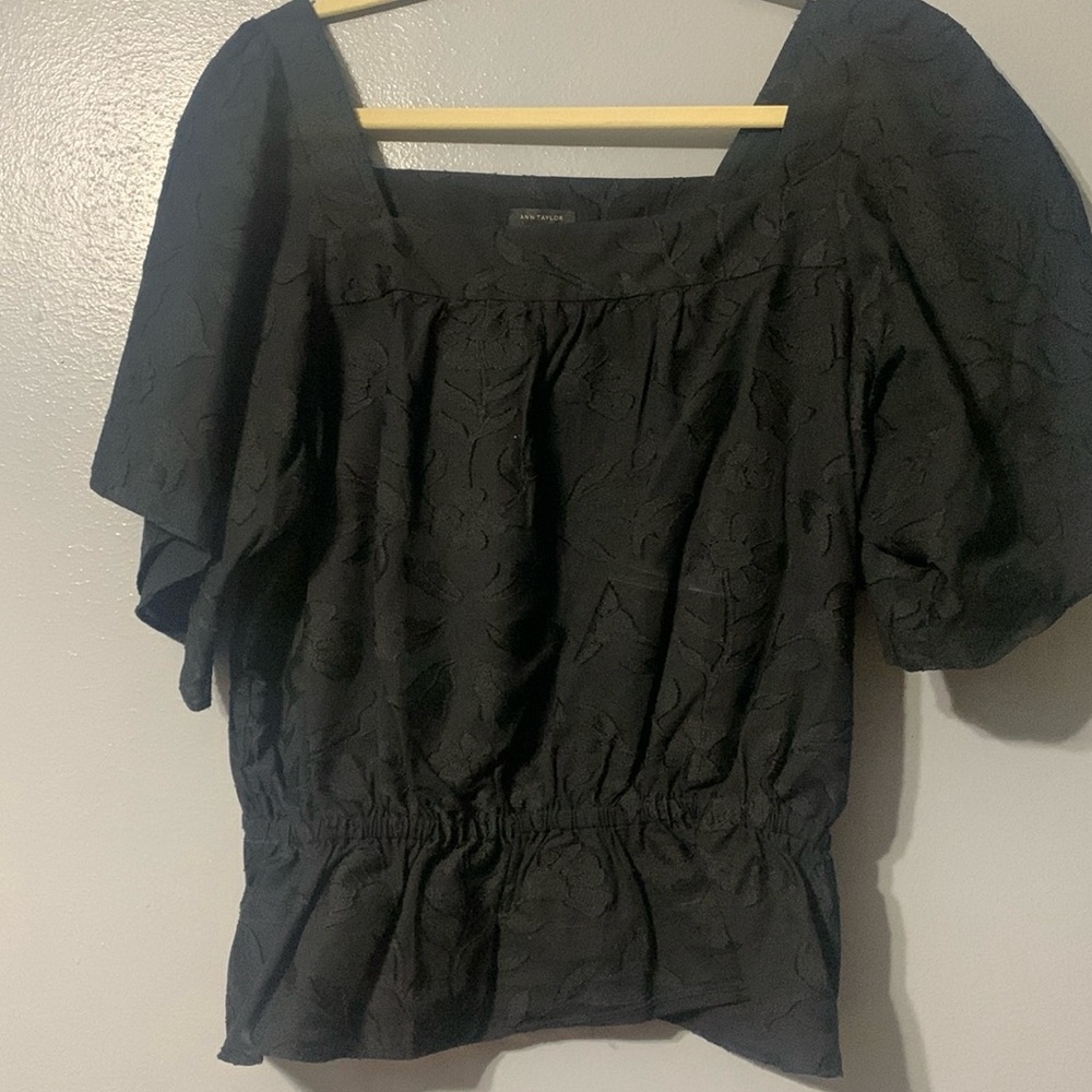 Women square collar shirt.